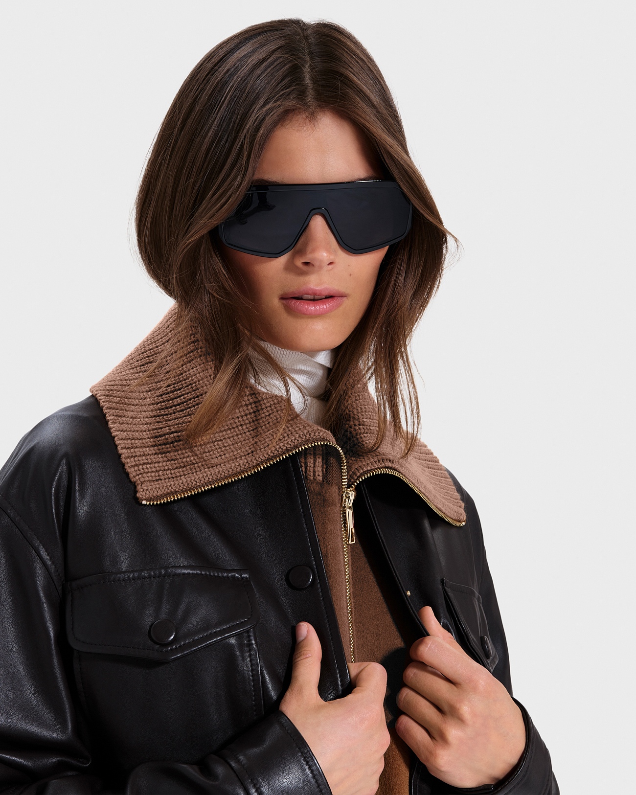 Col Cassandra Col zipp&eacute; camel ZAPA