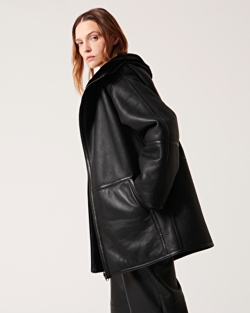 Manteau Maya Manteau en peau lain&eacute;e noir ZAPA