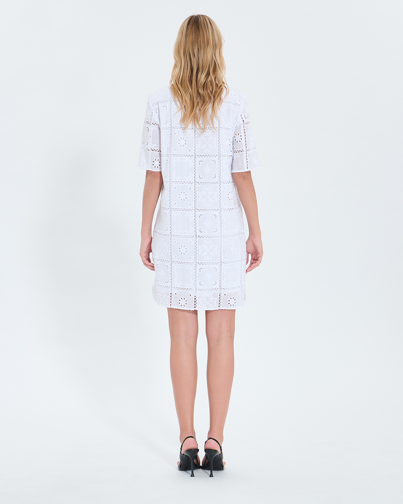 Robe Relina Robe mi longue &agrave; broderie anglaise &eacute;crue ZAPA