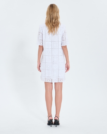 Robe Relina Robe mi longue &agrave; broderie anglaise &eacute;crue ZAPA