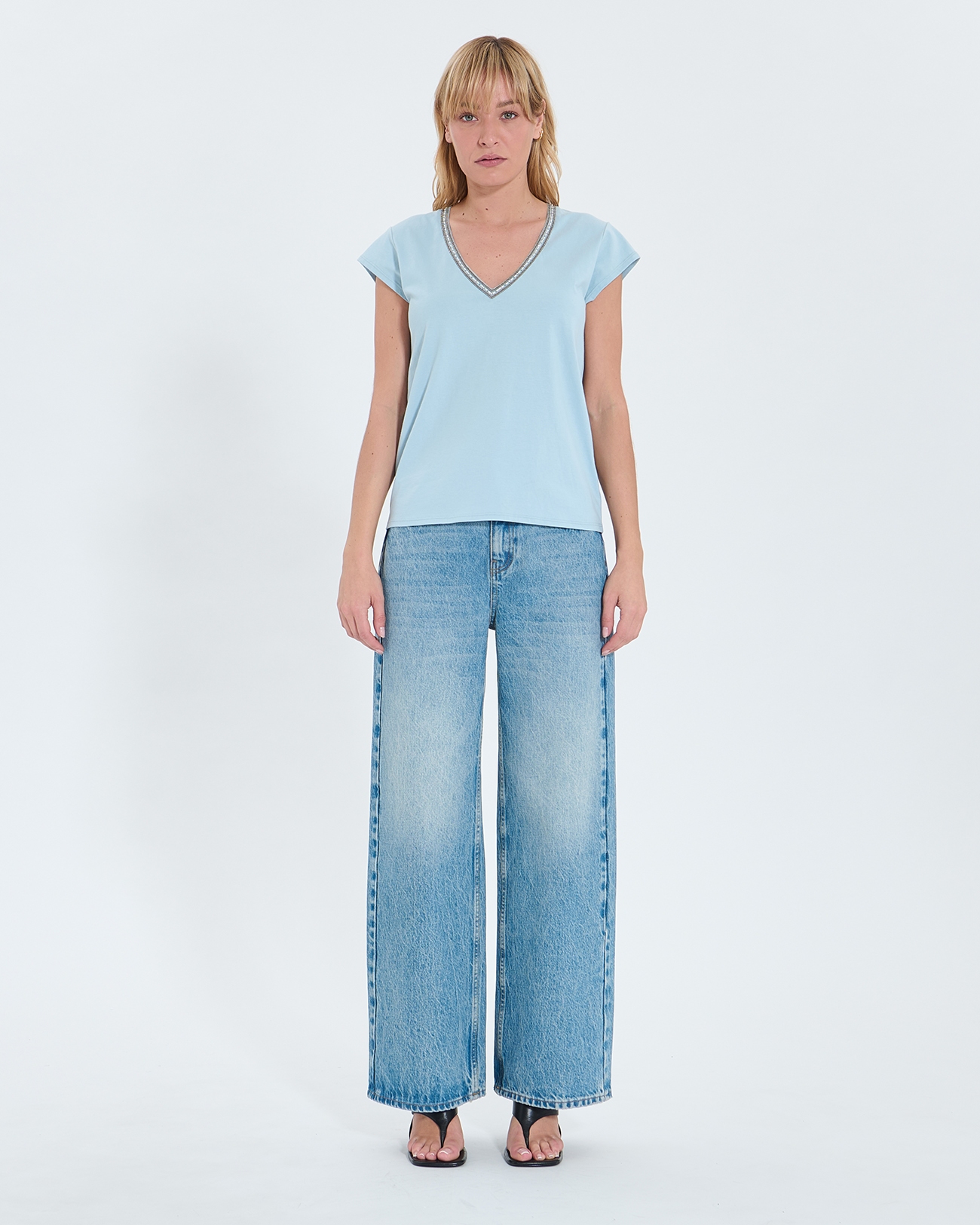 Top Tulipe Tee-shirt col V bleu ciel ZAPA