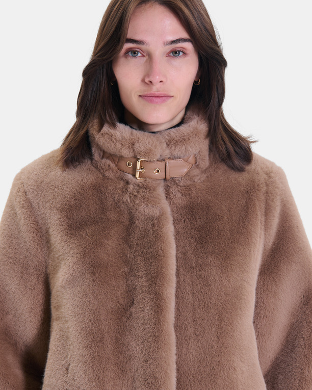 Veste Valou Veste courte en fausse fourrure camel ZAPA
