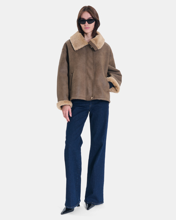 Blouson Brady Veste courte en su&eacute;dine kaki &agrave; col effet peau lain&eacute;e ZAPA