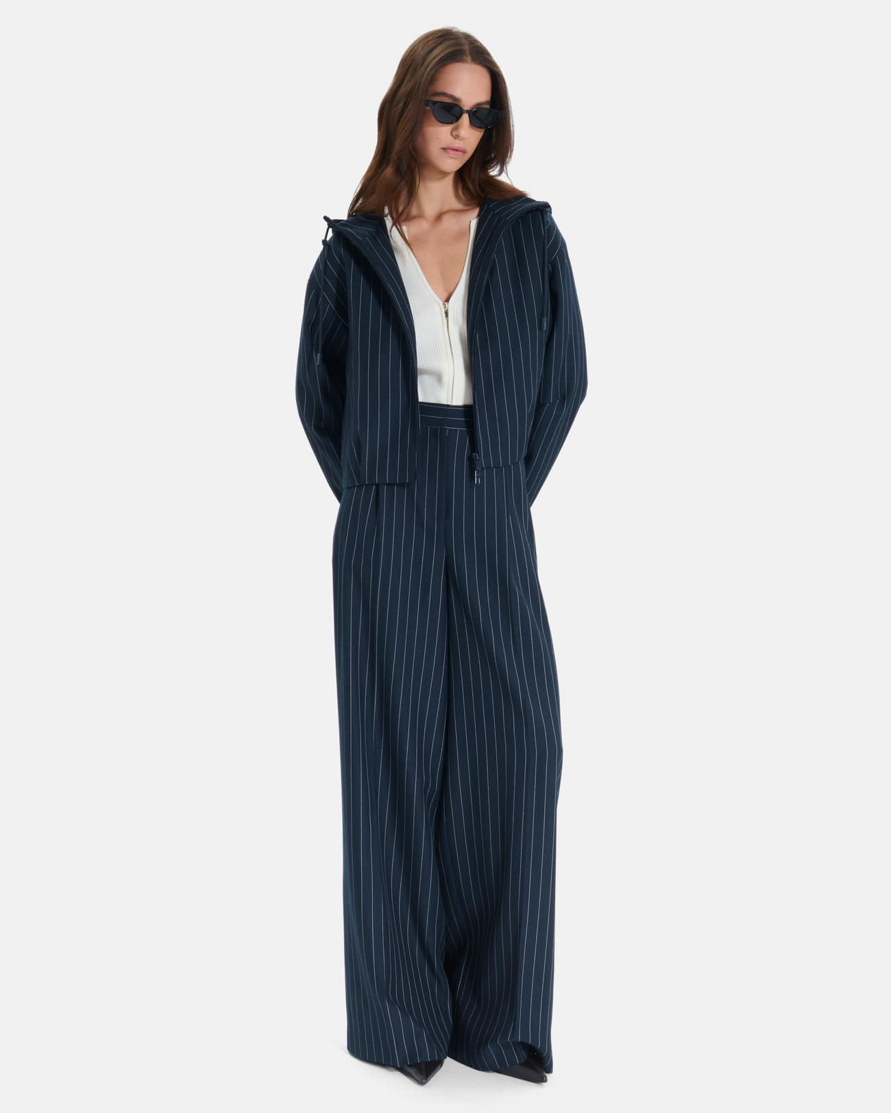 Pantalon Paper Pantalon large &agrave; rayures bleu marine ZAPA