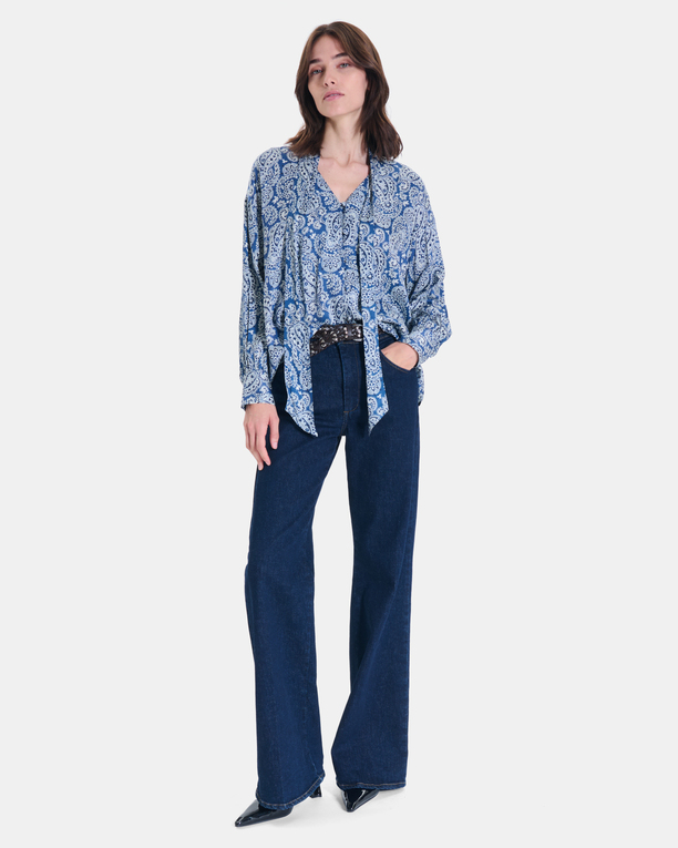 Chemise Cheryn Chemise imprimé cachemire bleu et beige à col lavallière ZAPA