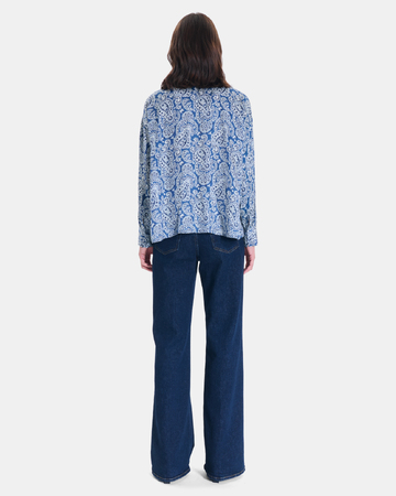 Chemise Cheryn Chemise imprimé cachemire bleu et beige à col lavallière ZAPA