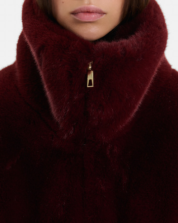 Manteau Mia Manteau court zippé couleur rouge carmin ZAPA