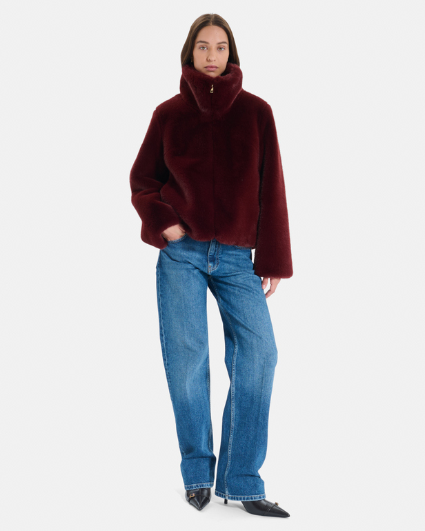 Manteau Mia Manteau court zipp&eacute; couleur rouge carmin ZAPA