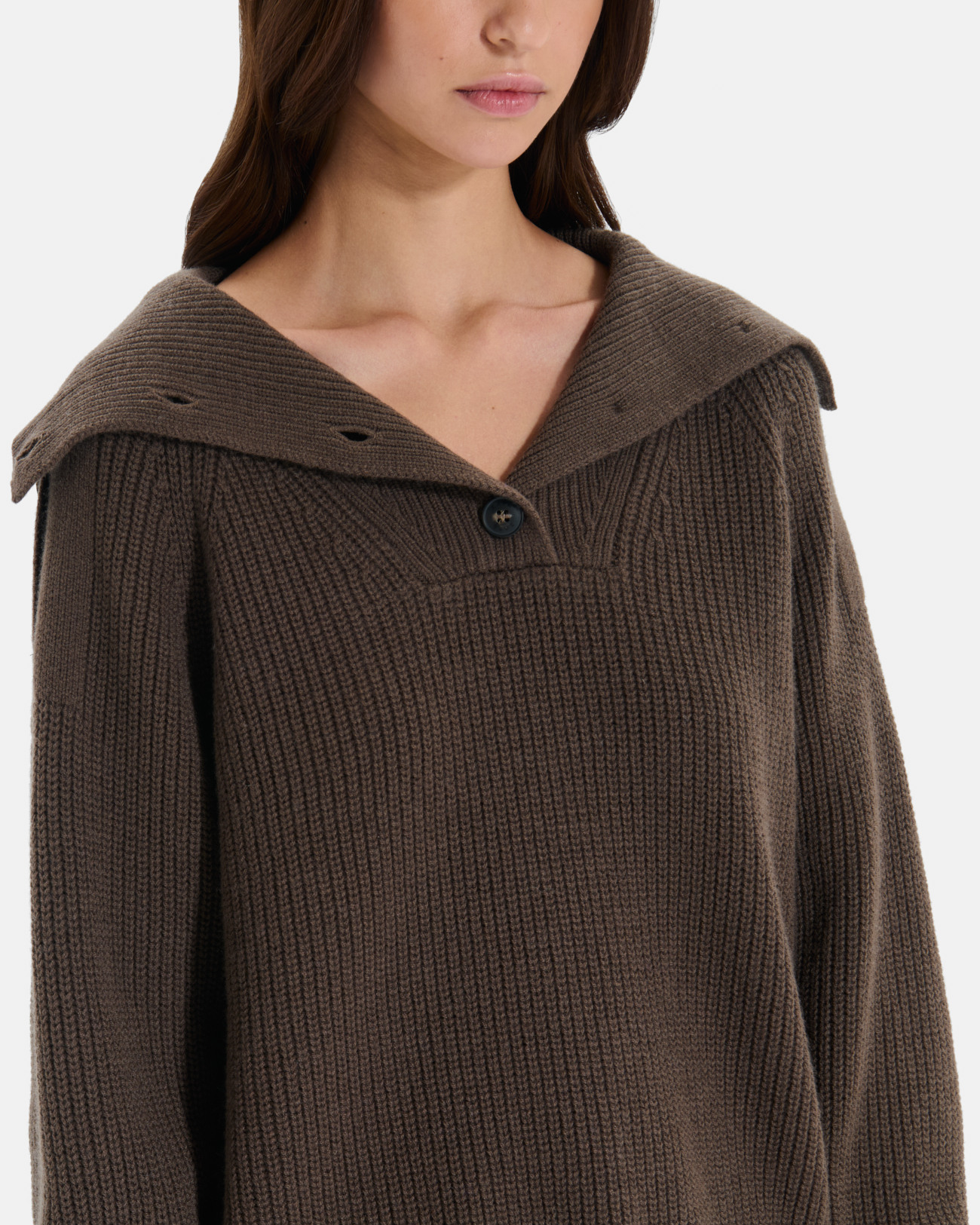 Pull Nirae Pull en laine au col montant noisette ZAPA