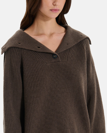 Pull Nirae Pull en laine au col montant noisette ZAPA